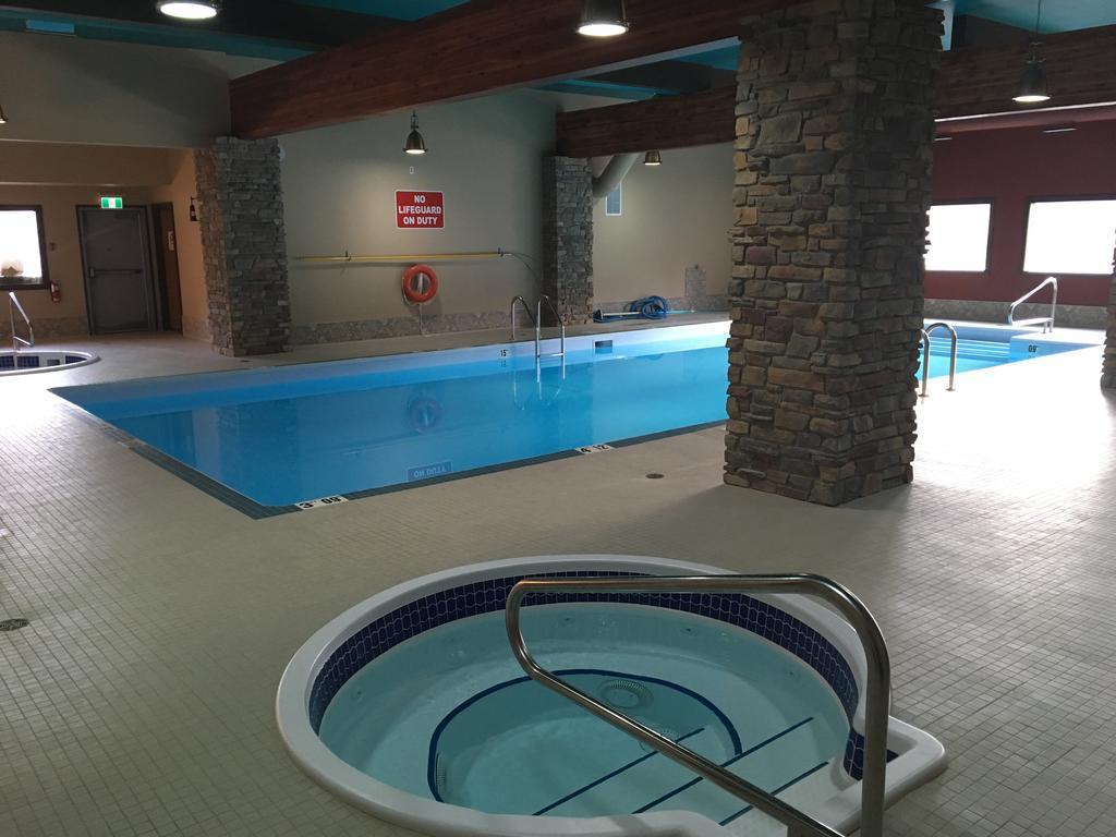 108 Mile Ranch Spruce Hill Resort & Spa מראה חיצוני תמונה